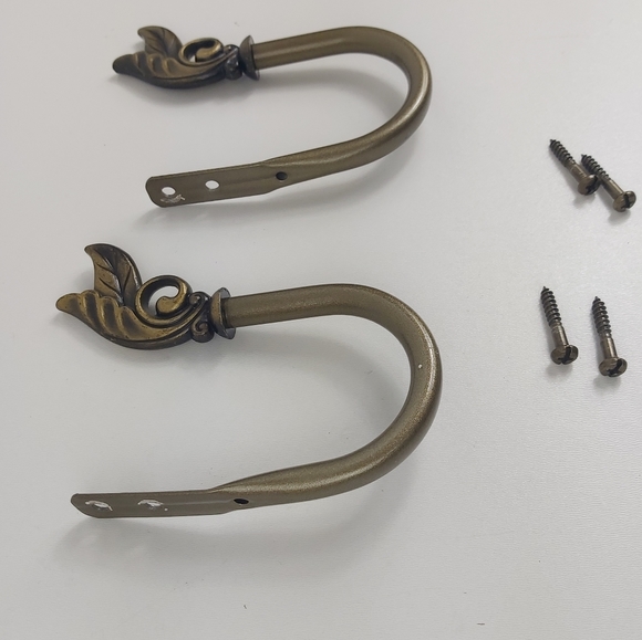2 metal wall hooks - Picture 6 of 7